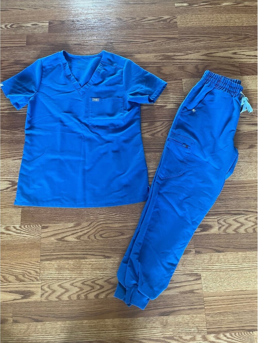 Women’s FIGS healthcare medical scrubs set. Royal blue.  Size small.